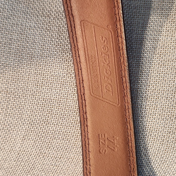 Dickies Men's sz 44/110 Genuine Leather Belt - Picture 3 of 7